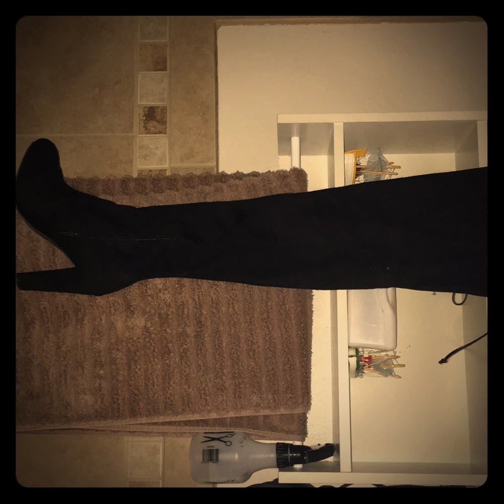High heel boots